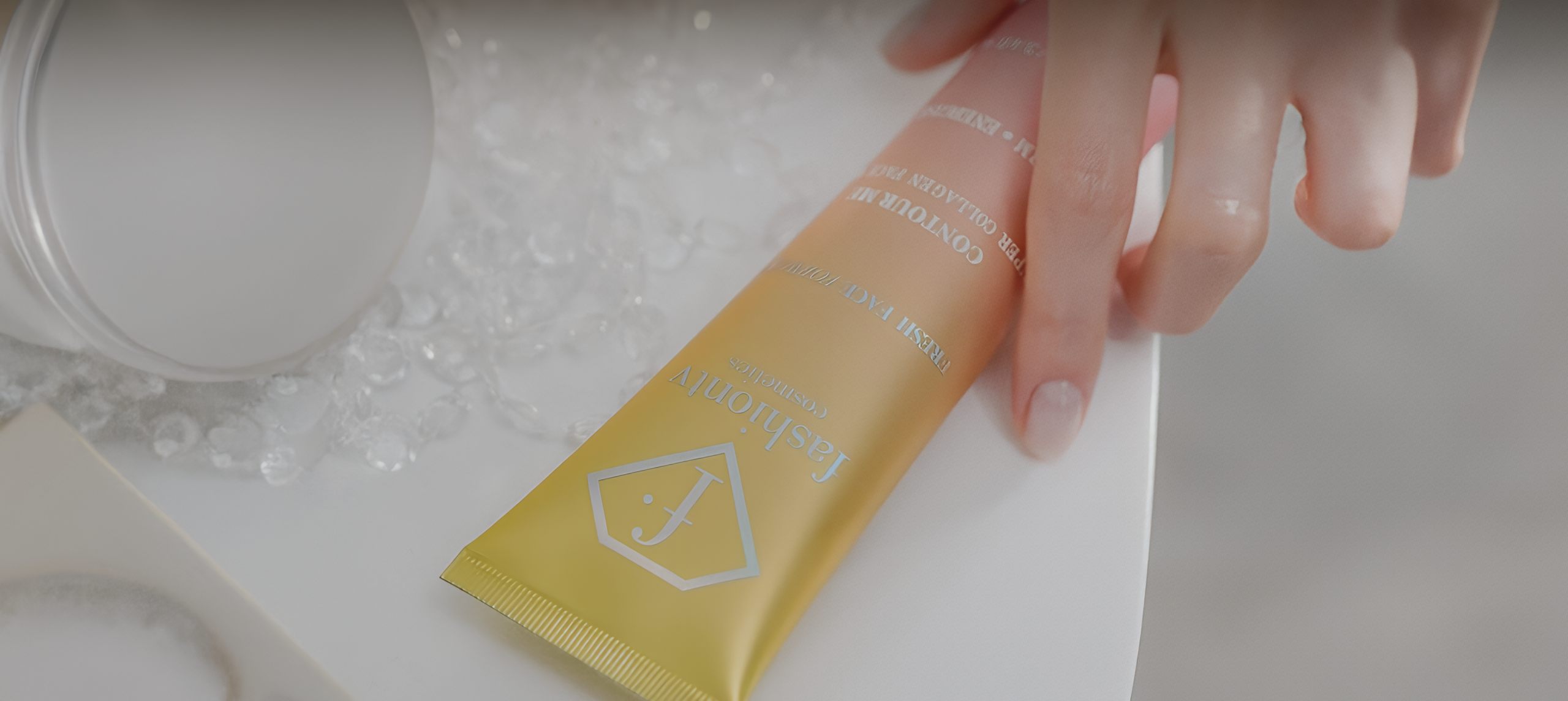 image-1_moreDetail_4k_4096x1830